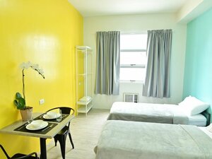 The City Flats Sacred Heart (Sacred Heart Street corner Dao Street, Barangay San Antonio), hotel