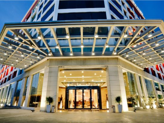 Фото Royale Signature Hotel