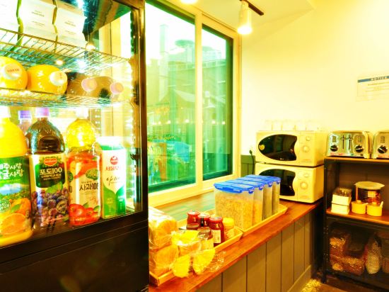 Фото Oyo Rooftop Hostel