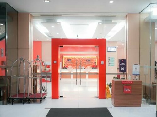 Внешний вид отеля Ibis Semarang Simpang Lima в Семаранге, фото 3