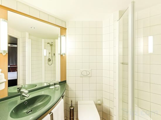 Фото Ibis Düsseldorf Hauptbahnhof