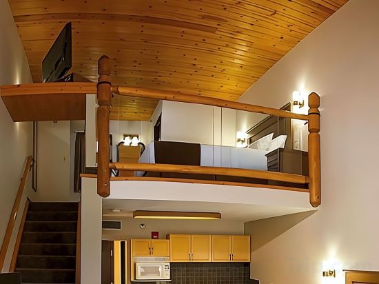 Фото Rundlestone Lodge