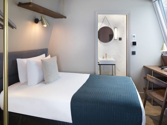 Фото Maxim Quartier Latin