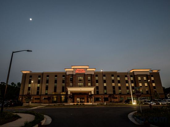 Фото Hampton Inn & Suites Lenoir