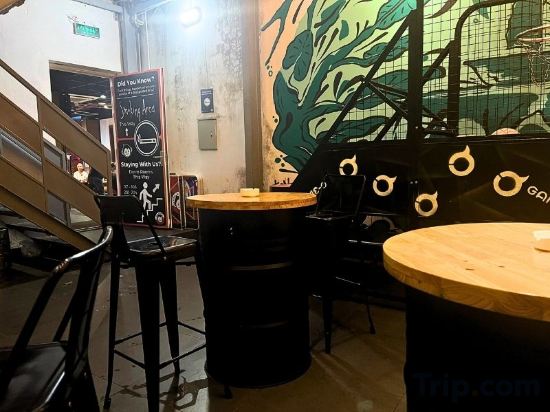 Фото Mad Monkey Hanoi - Hostel