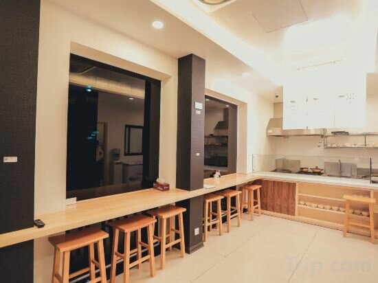 Фото Momizi Business Hotel