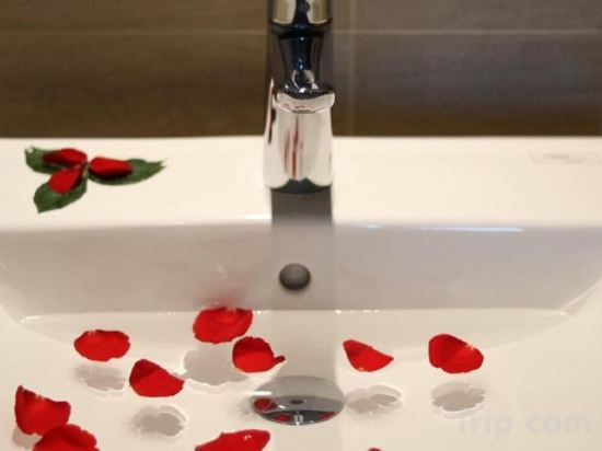 Фото Maximilan Beach Hotel