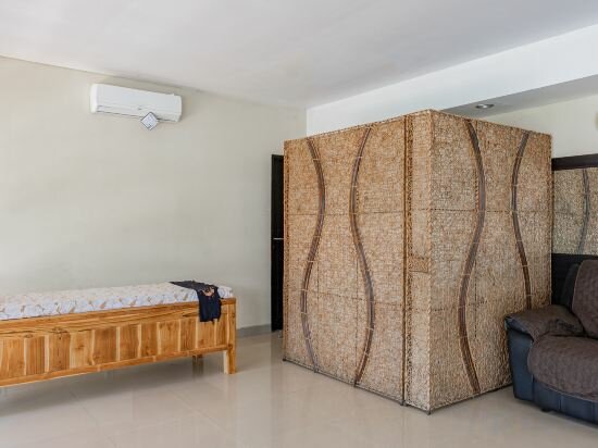 Фото Kuta Airport Insta Hotel