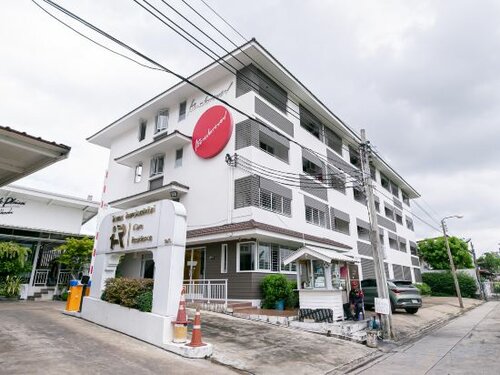 Ruan Plaisoi Apartment