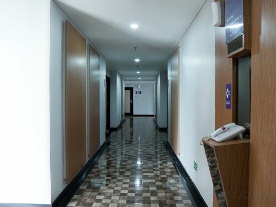 Фото Maestro Hotel Kota Baru