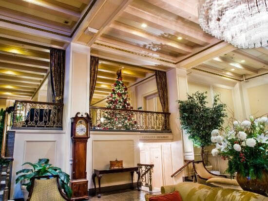 Фото Mayflower Park Hotel