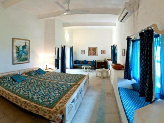 Фото Neemrana's - Hill Fort - Kesroli