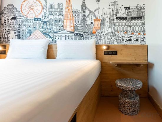 Фото EasyHotel Barcelona La Sagrera