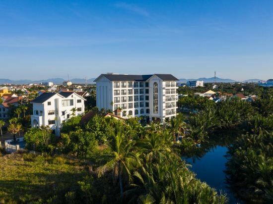 Фото Shining Riverside Hotel and SPA