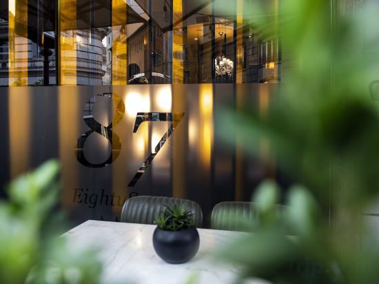 Фото Hotel 87 EightySeven
