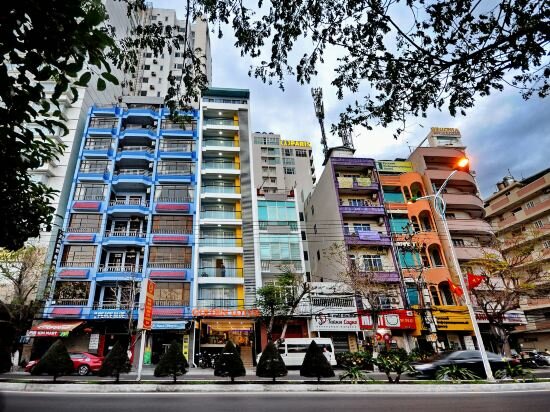 Фото Golden Lotus Hotel