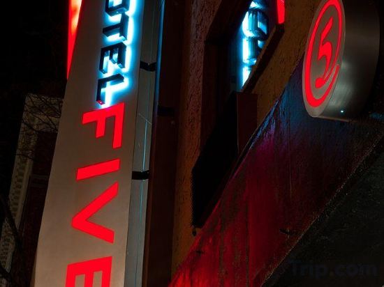 Фото Staypineapple, Hotel Five, Downtown Seattle