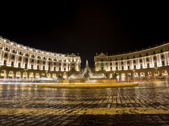 Фото отеля 1