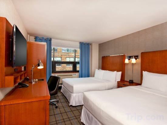 Фото Four Points by Sheraton Midtown-Times Square