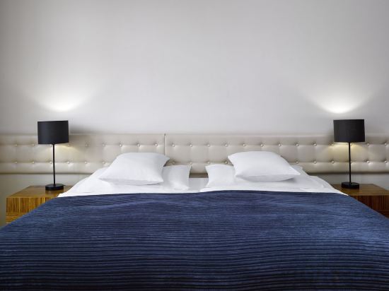 Фото The Icon Hotel & Lounge