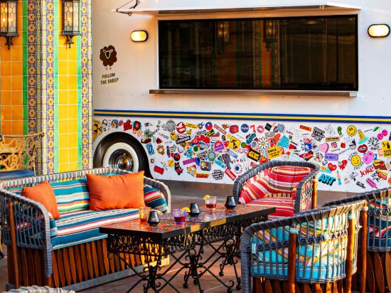 Фото Moxy Downtown Los Angeles