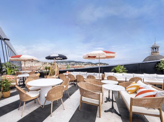 Фото DoubleTree by Hilton Nice Centre Iconic