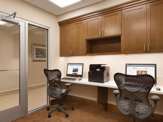 Фото Hilton Garden Inn Boston Logan Airport