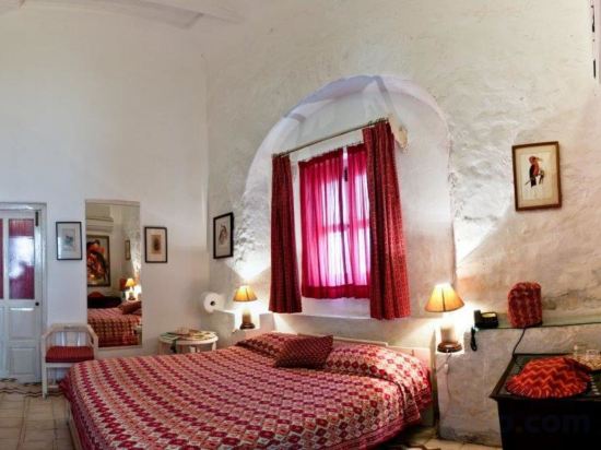 Фото Neemrana's - Hill Fort - Kesroli