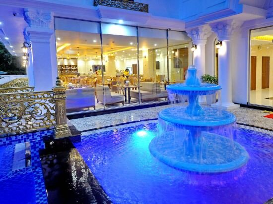Фото Crown Nguyen Hoang Hotel