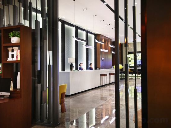 Фото Hampton by Hilton Zhuhai Chengfeng Plaza