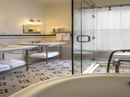 Фото The Oxford Hotel