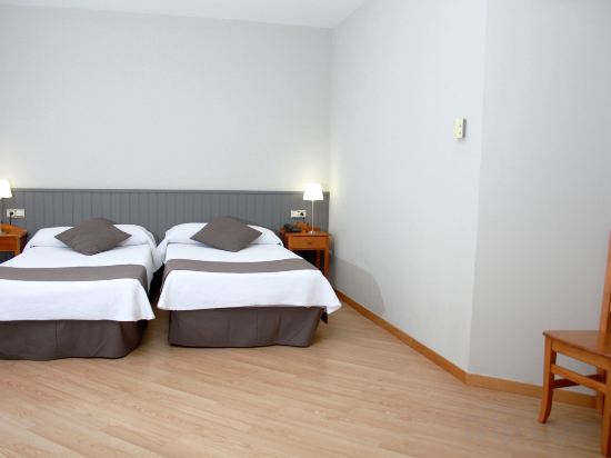 Фото Hotel Isabel de Segura