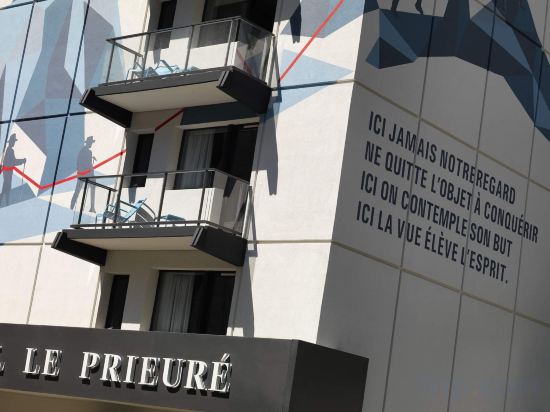 Фото Chalet Hôtel le Prieuré & SPA