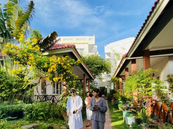 Фото Lotus Garden Resort