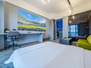 Phil Zhizhen Homestay (No. 2315, Tower B, Building 1, Guilin China Resources Center, No. 1 Hongling Road), hotel