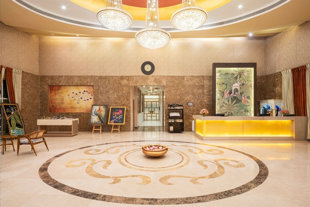 Фото Nidhivan Sarovar Portico Vrindavan