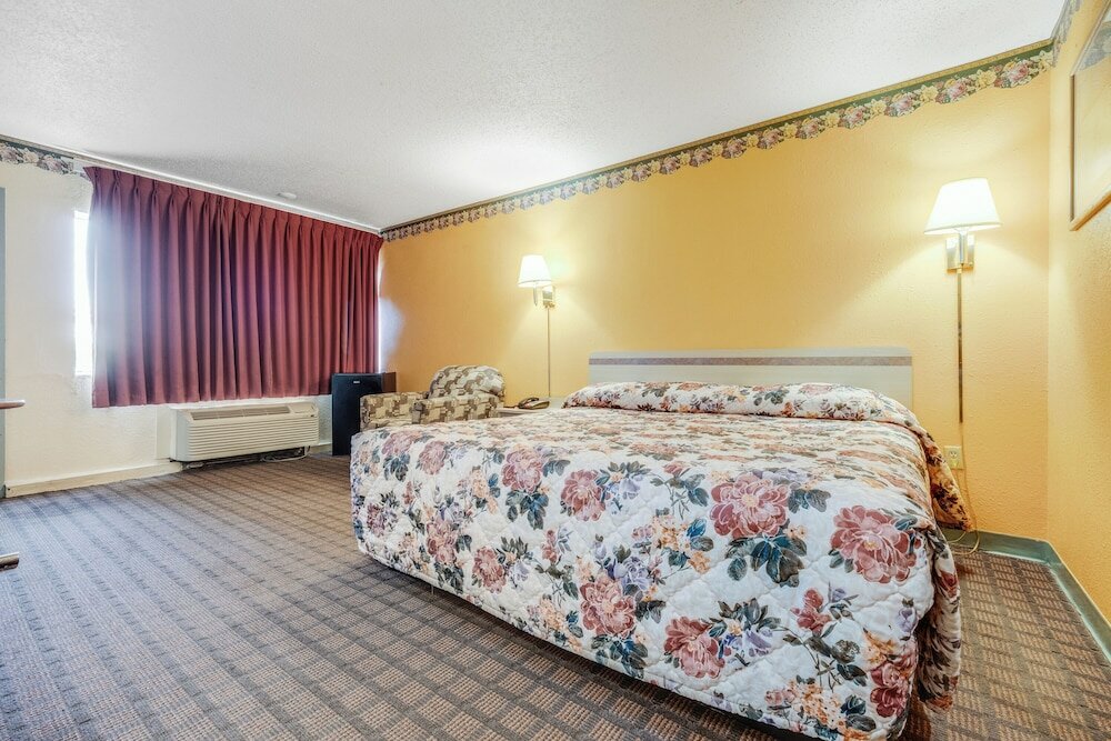 Фото Camelot Inn