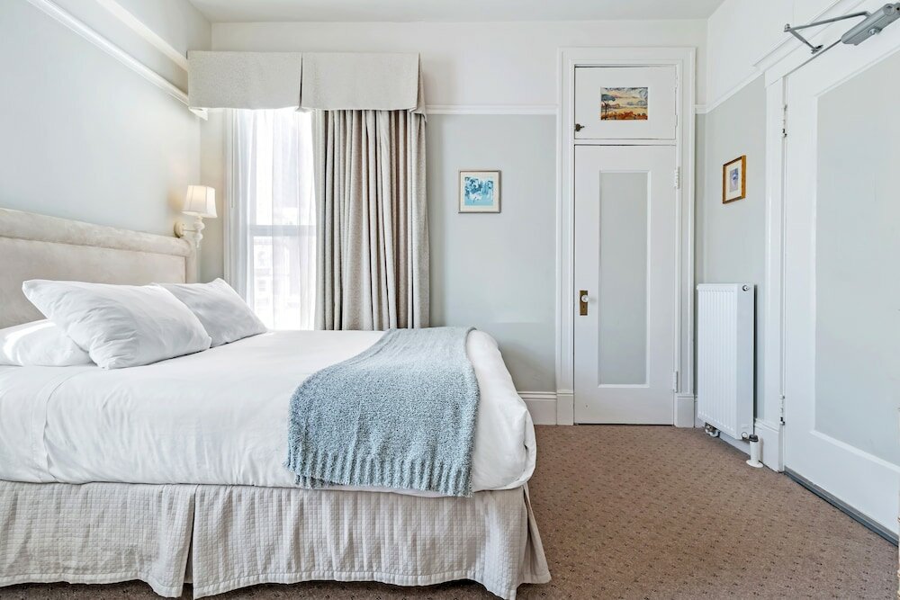 Фото Cornell Hotel de France