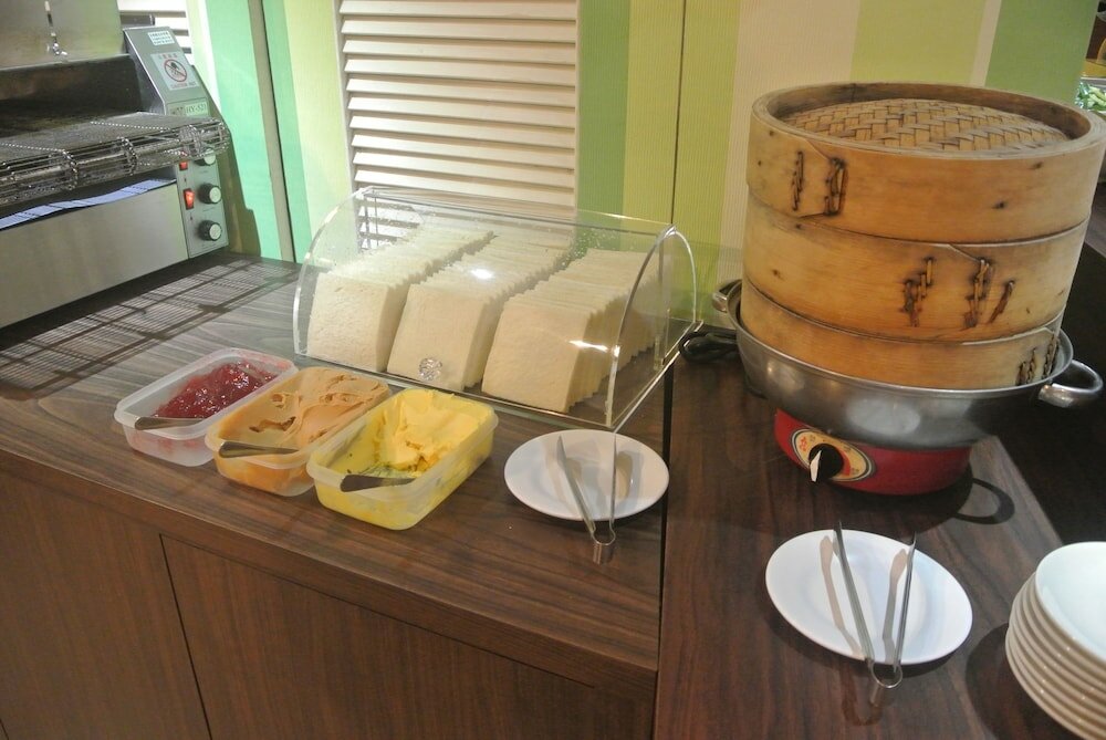 Фото New World Hotel