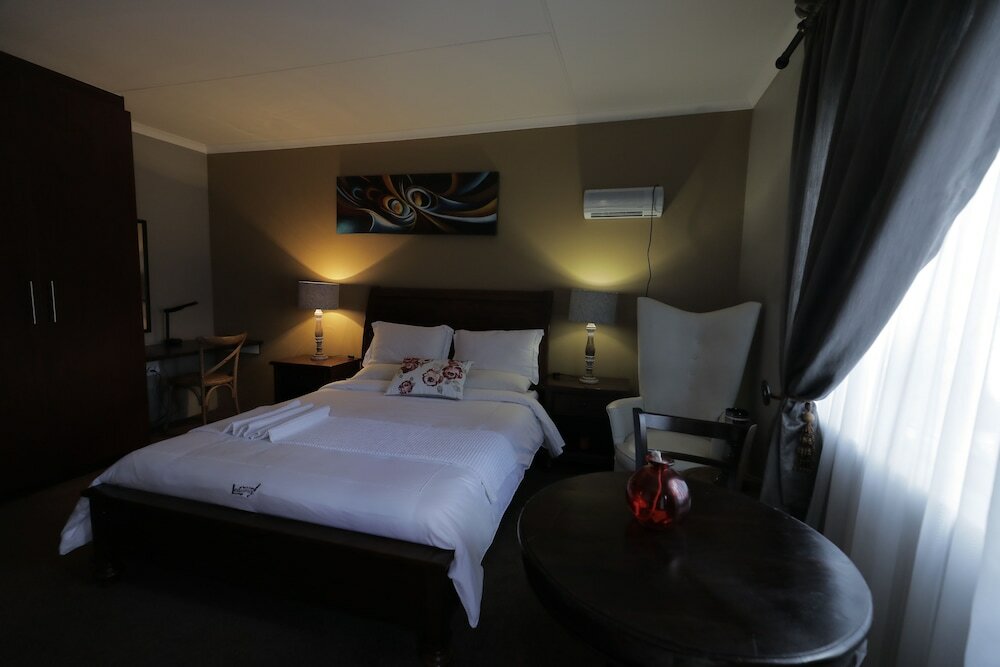 Фото Ledumo Lodge