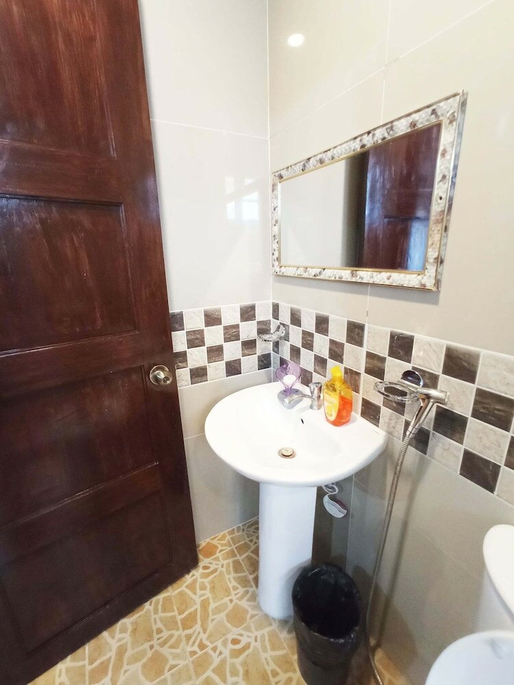 Фото B&j Guesthouse and Functions Inc