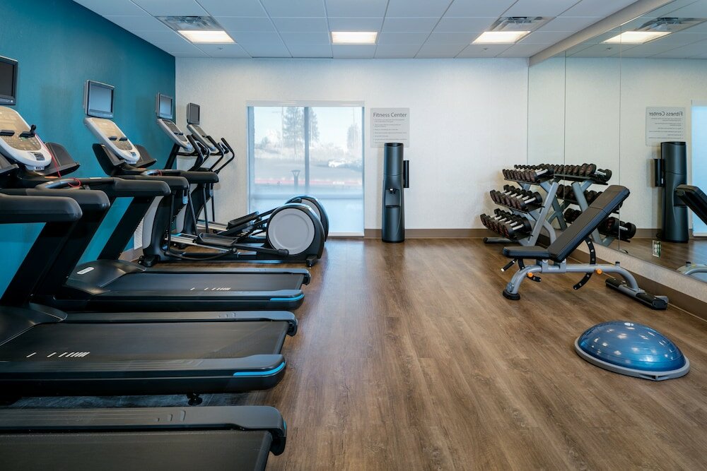 Фото Holiday Inn Express & Suites Bend South, an Ihg Hotel