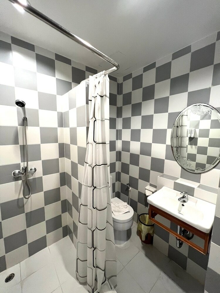 Фото My Friends's House 2