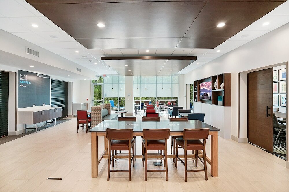 Фото Holiday Inn Express Jacksonville South Bartram Prk, an Ihg Hotel