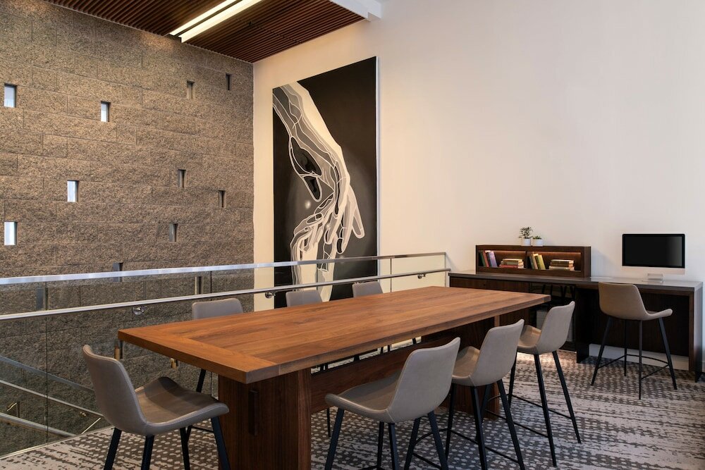 Фото W Boston, a Marriott Hotel