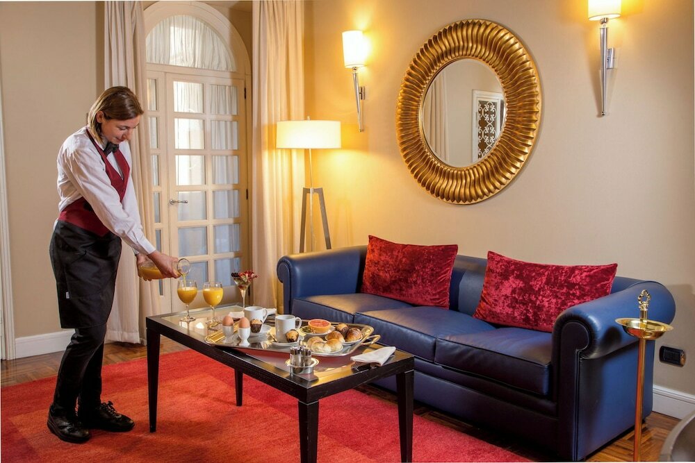 Фото The Inn at the Spanish Steps 