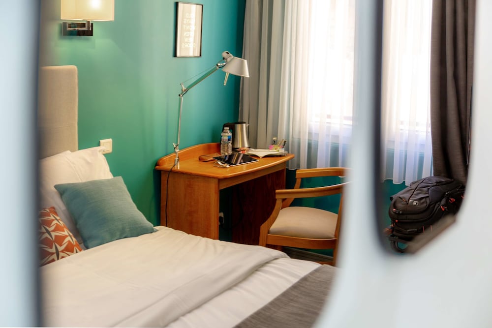 Фото Kyriad Avignon Palais Des Papes