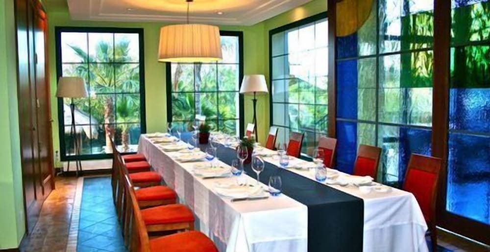 Фото Hotel Les Rotes