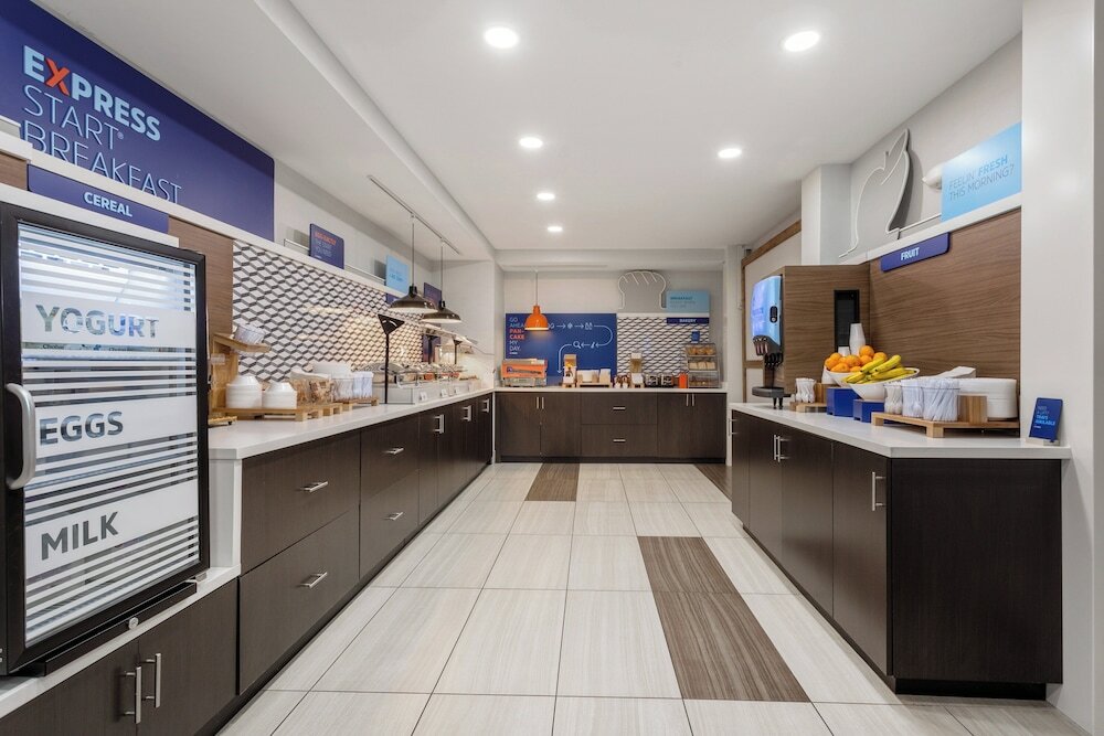 Фото Holiday Inn Express and Suites Miramar, an Ihg Hotel