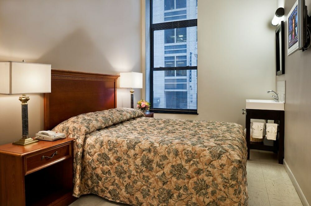 Фото Americana Inn